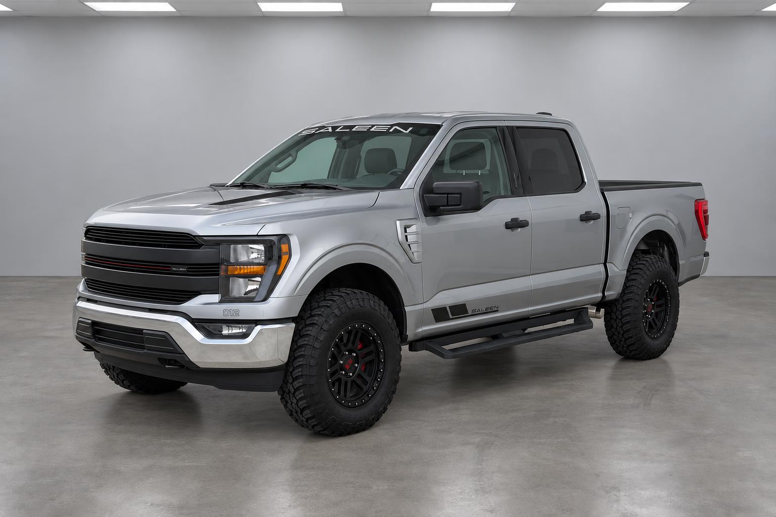 2023 Ford F150 XLT, front three-quarter