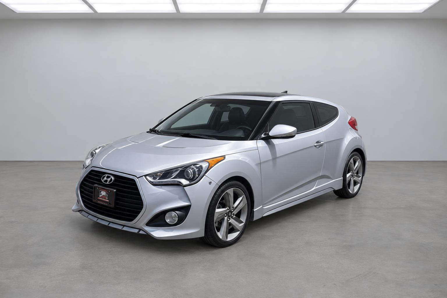 2015 Hyundai Veloster Turbo, front three-quarter