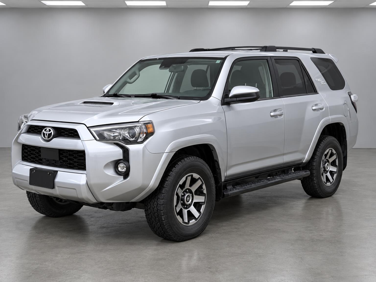 2022 Toyota 4Runner TRD Off-Road, front three-quarter