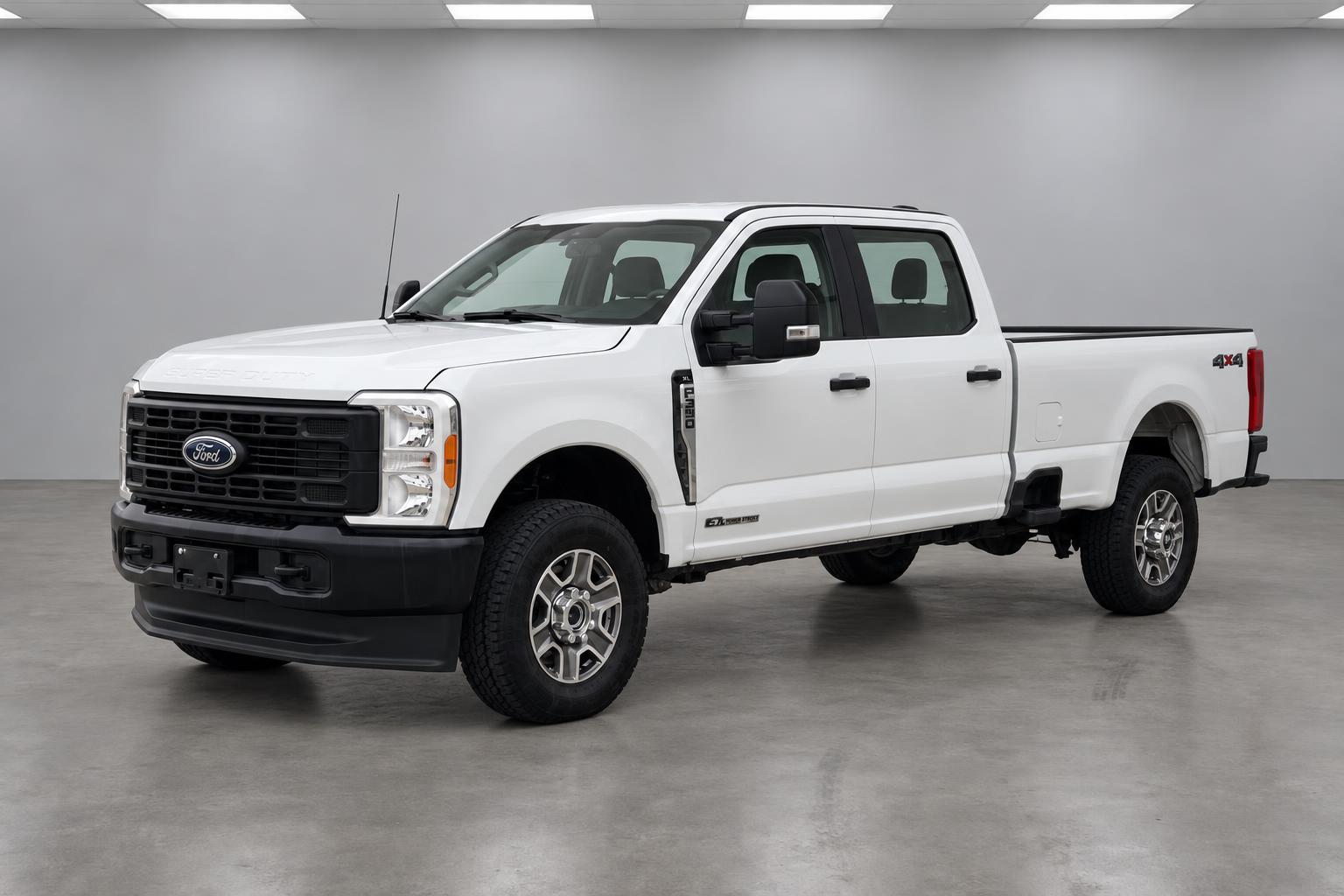 2024 Ford F350 Super Duty XL, front three-quarter