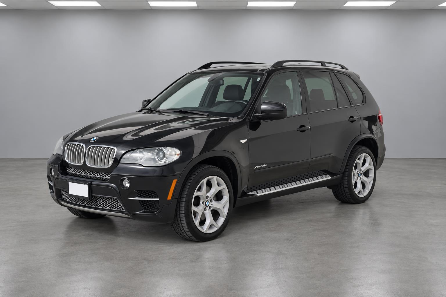 2012 BMW X5 xDrive35d, front three-quarter