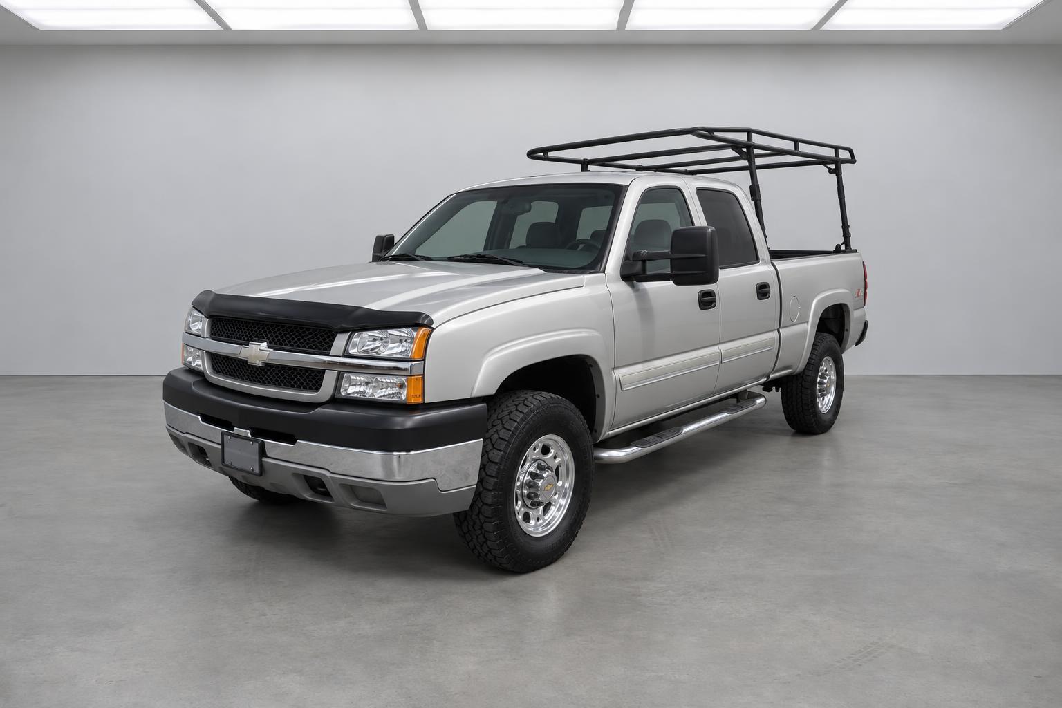 2004 Chevrolet Silverado 2500 HD LS, front three-quarter