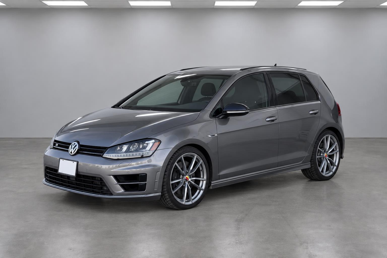 2017 Volkswagen Golf R, front three-quarter