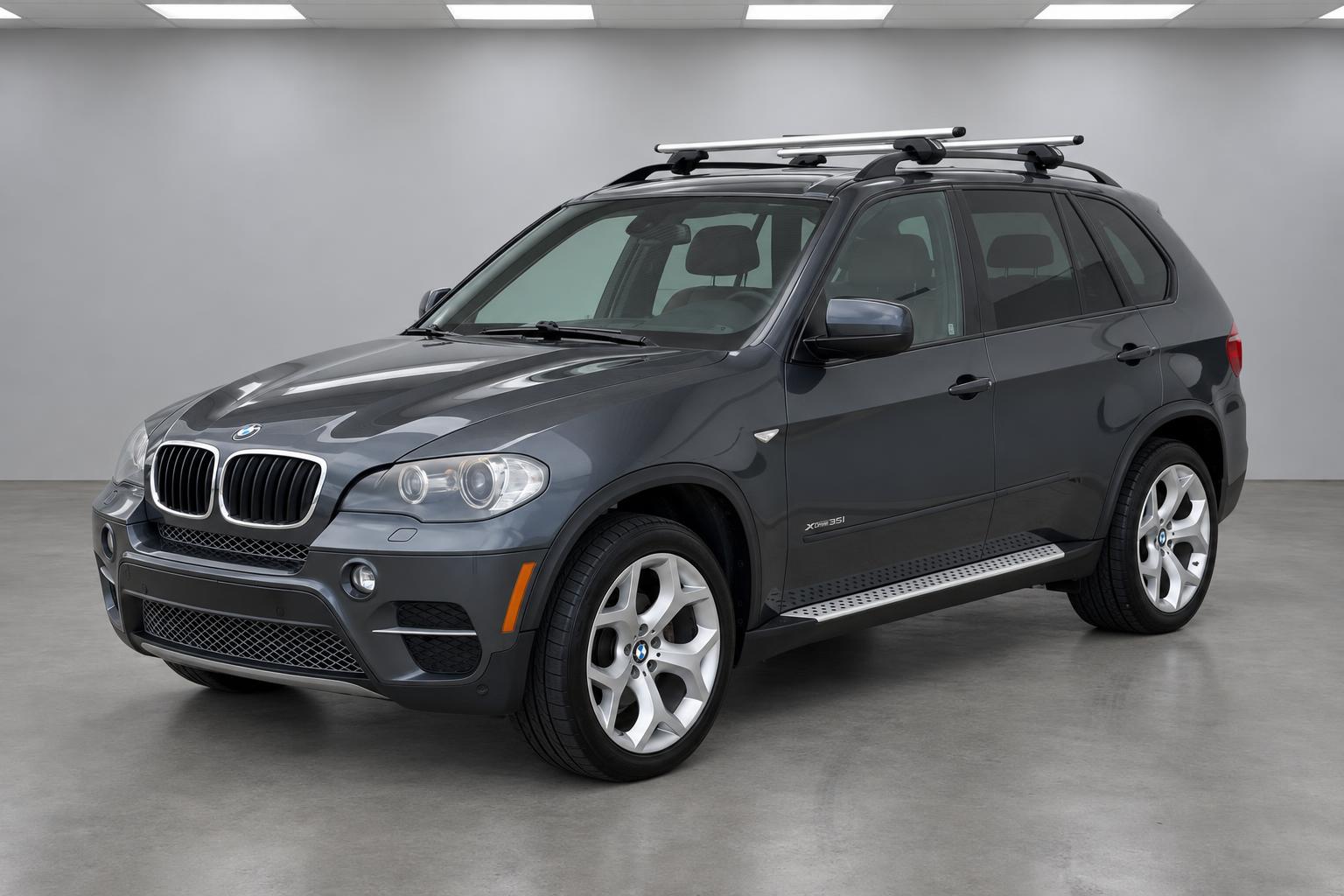 2011 BMW X5 xDrive35i Premium, front three-quarter