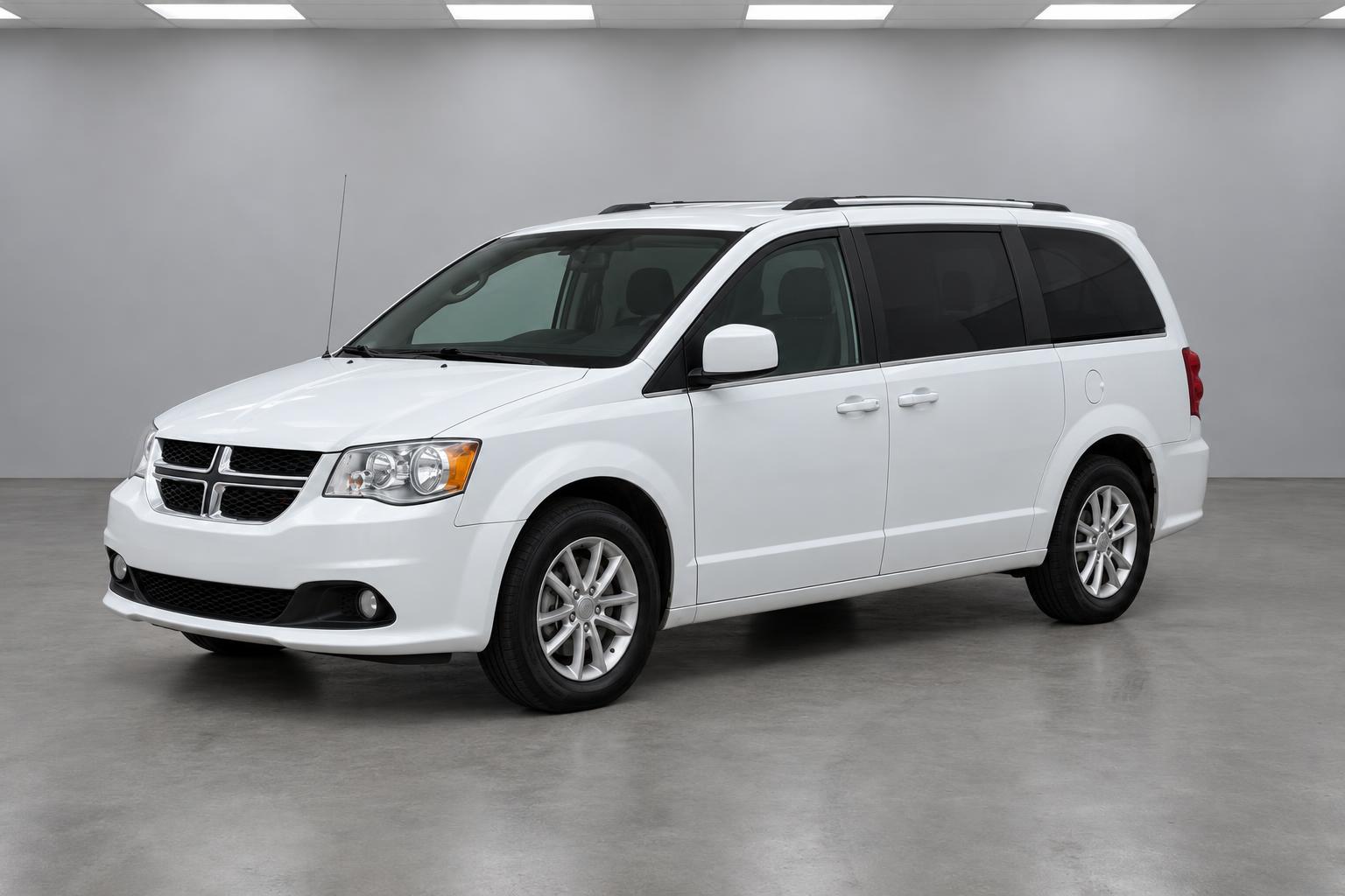 2018 Dodge Grand Caravan Passenger SXT, photo 1