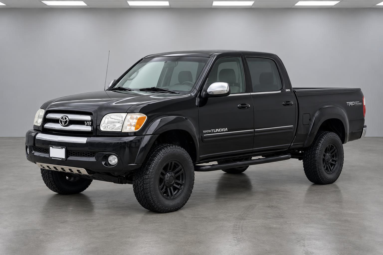 2005 Toyota Tundra SR5, front three-quarter