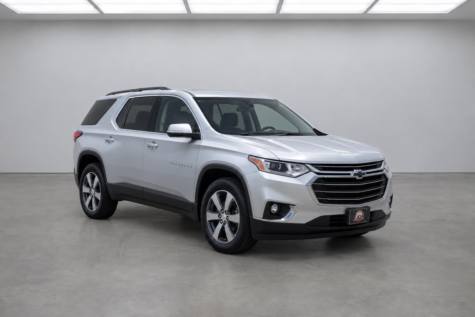 2019 Chevrolet Traverse LT, front three-quarter