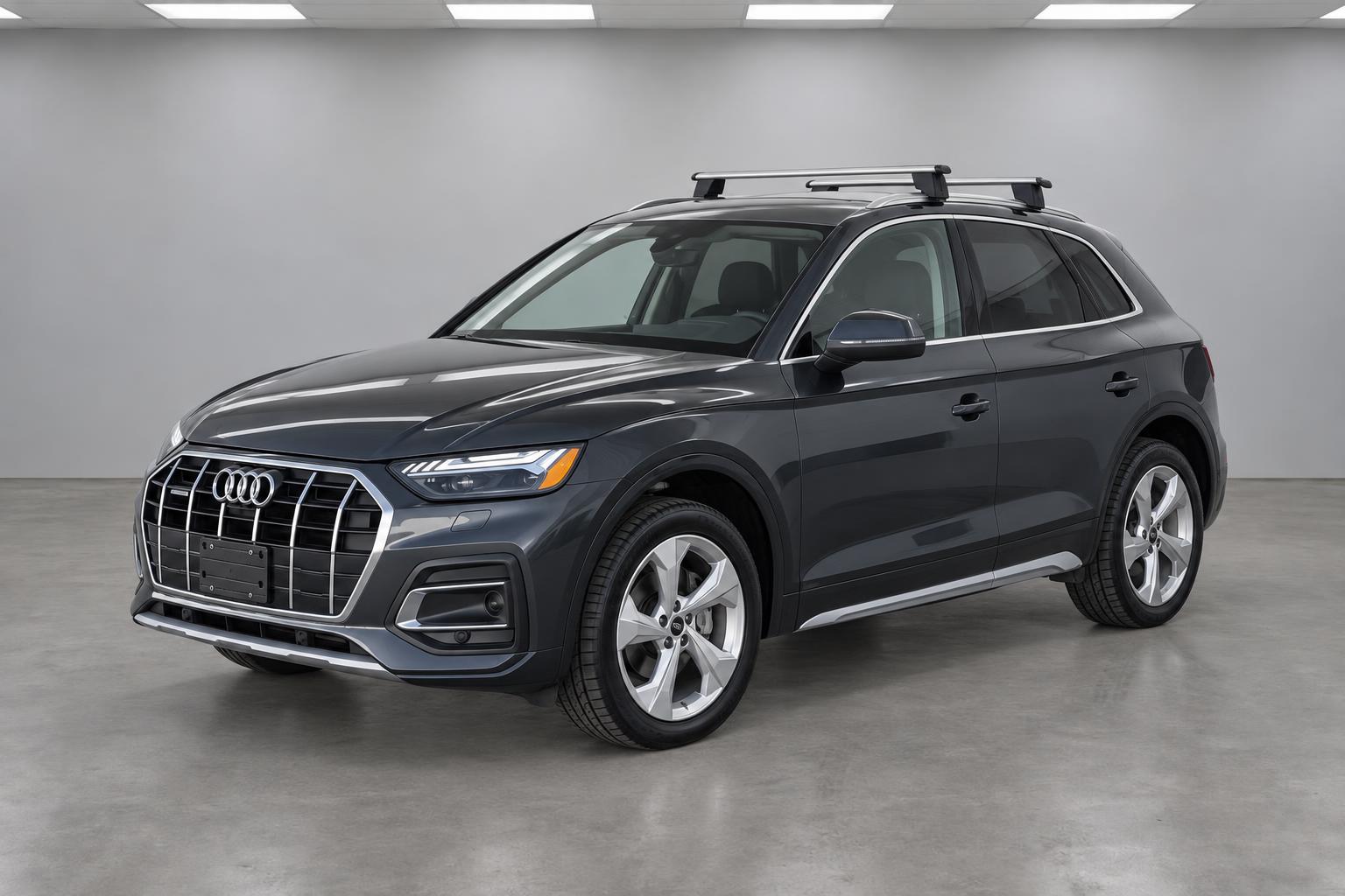 2021 Audi Q5 45 TFSI Prestige, front three-quarter