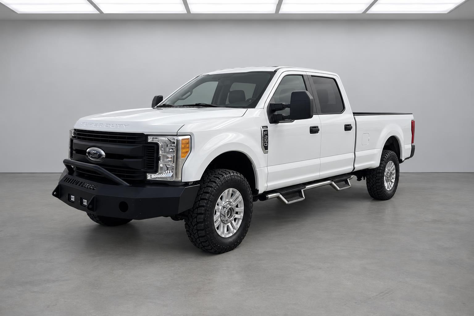 2017 Ford F250 Super Duty, front three-quarter