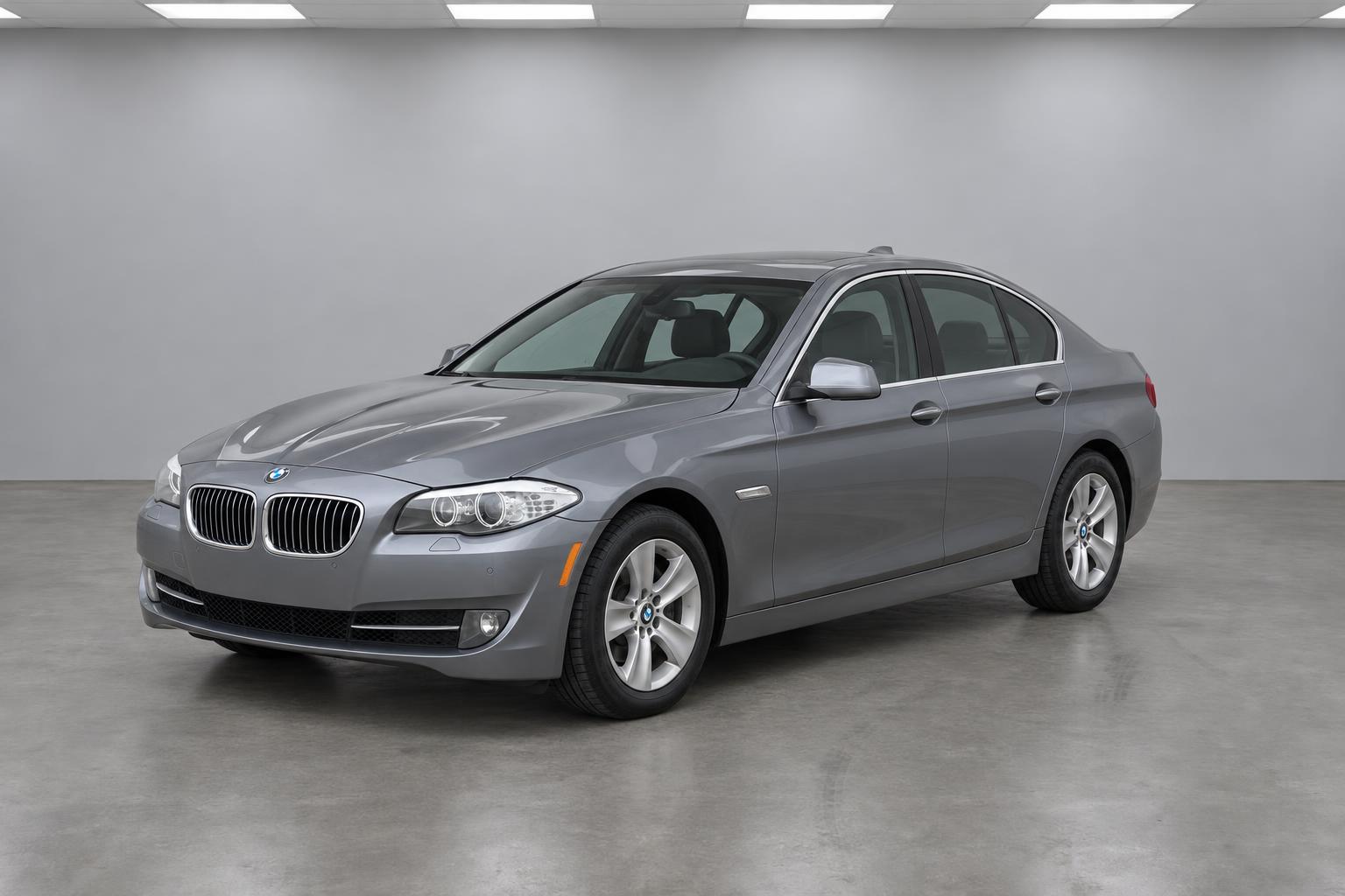 2013 BMW 5 Series 528i, photo 1