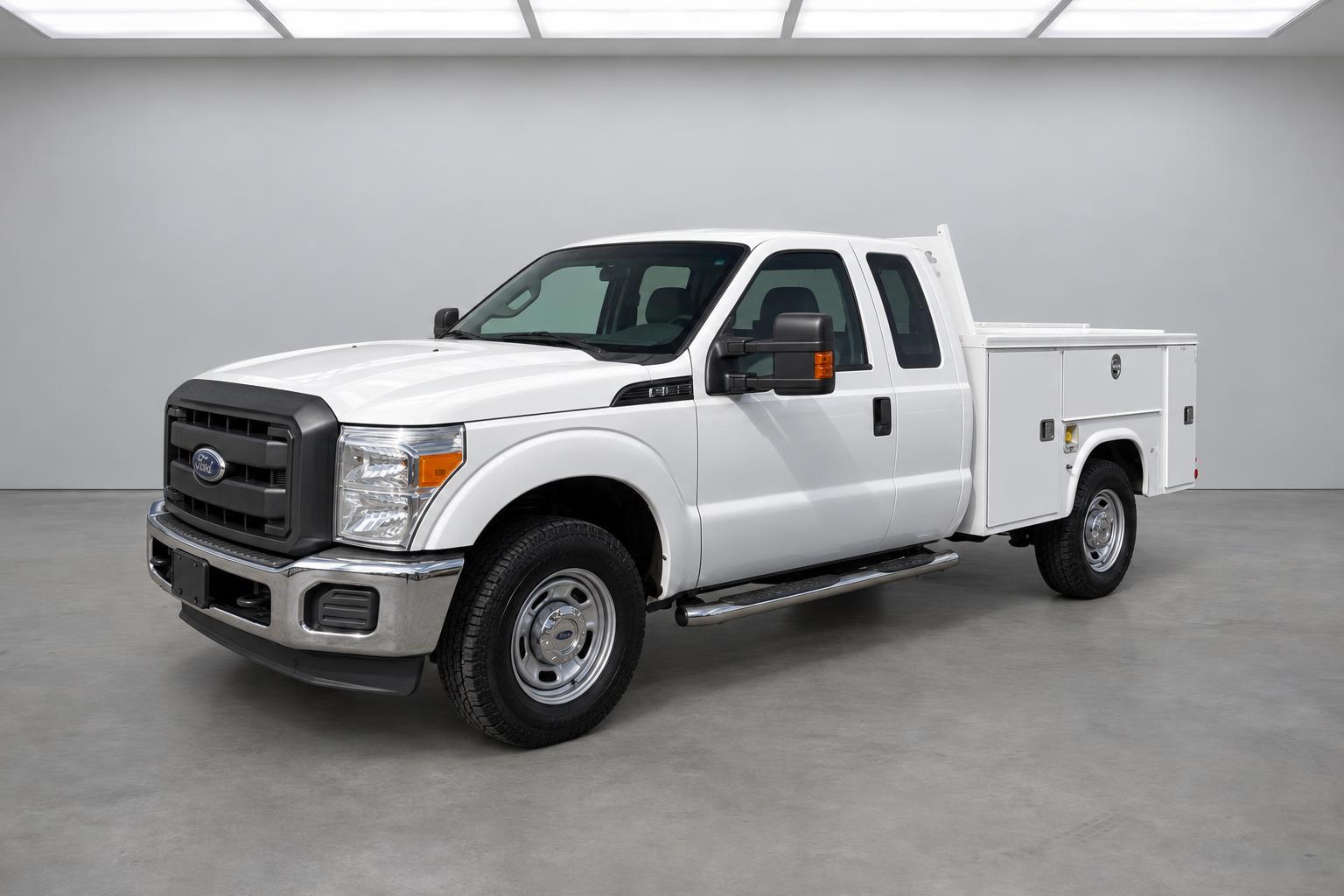 2016 Ford F250 Super Duty XL, front three-quarter