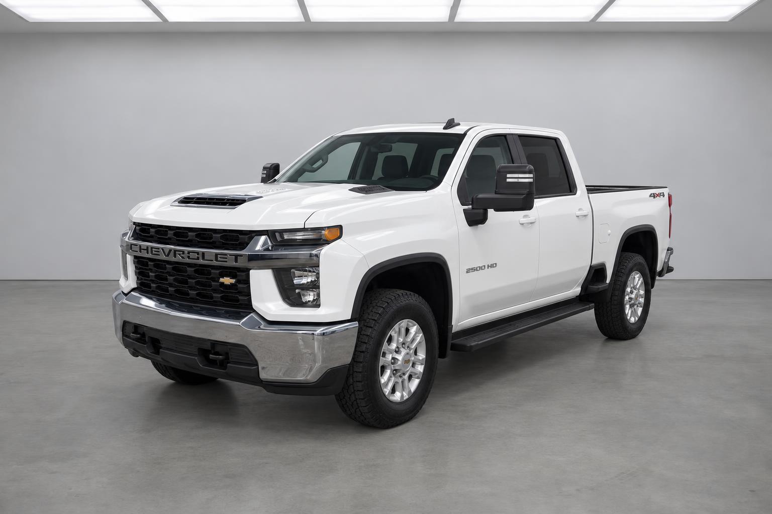 2020 Chevrolet Silverado 2500 HD LT, front three-quarter