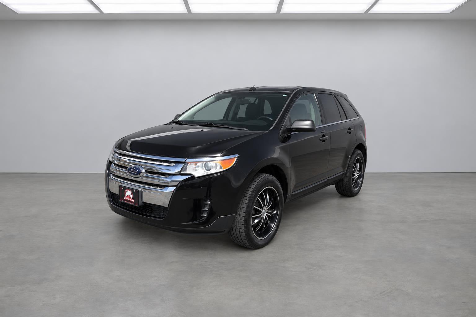 2013 Ford Edge SE, front three-quarter