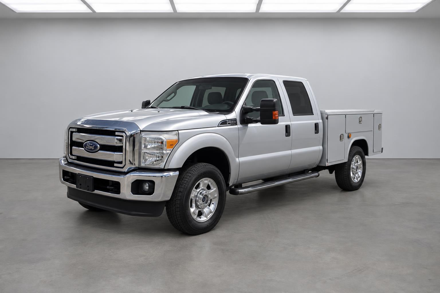 2015 Ford F250 Super Duty XLT, front three-quarter