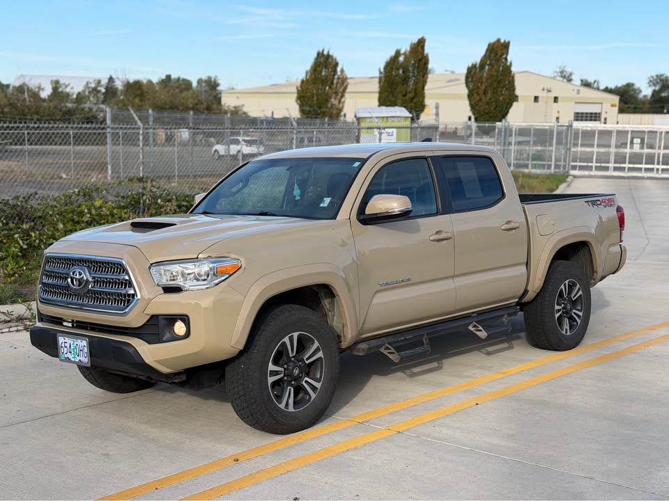 2017 Toyota Tacoma, photo 1